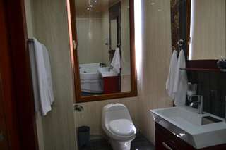 Отель Art Hotel Ереван Люкс-6